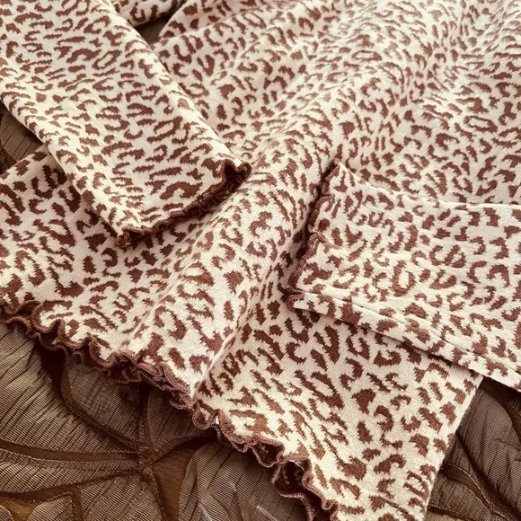 Sweater - Picture 6 of 8